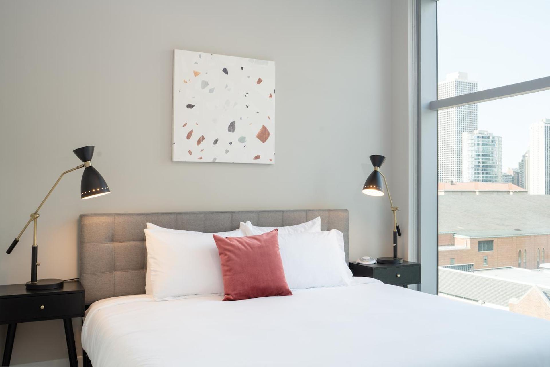 Kasa River North Chicago Room photo